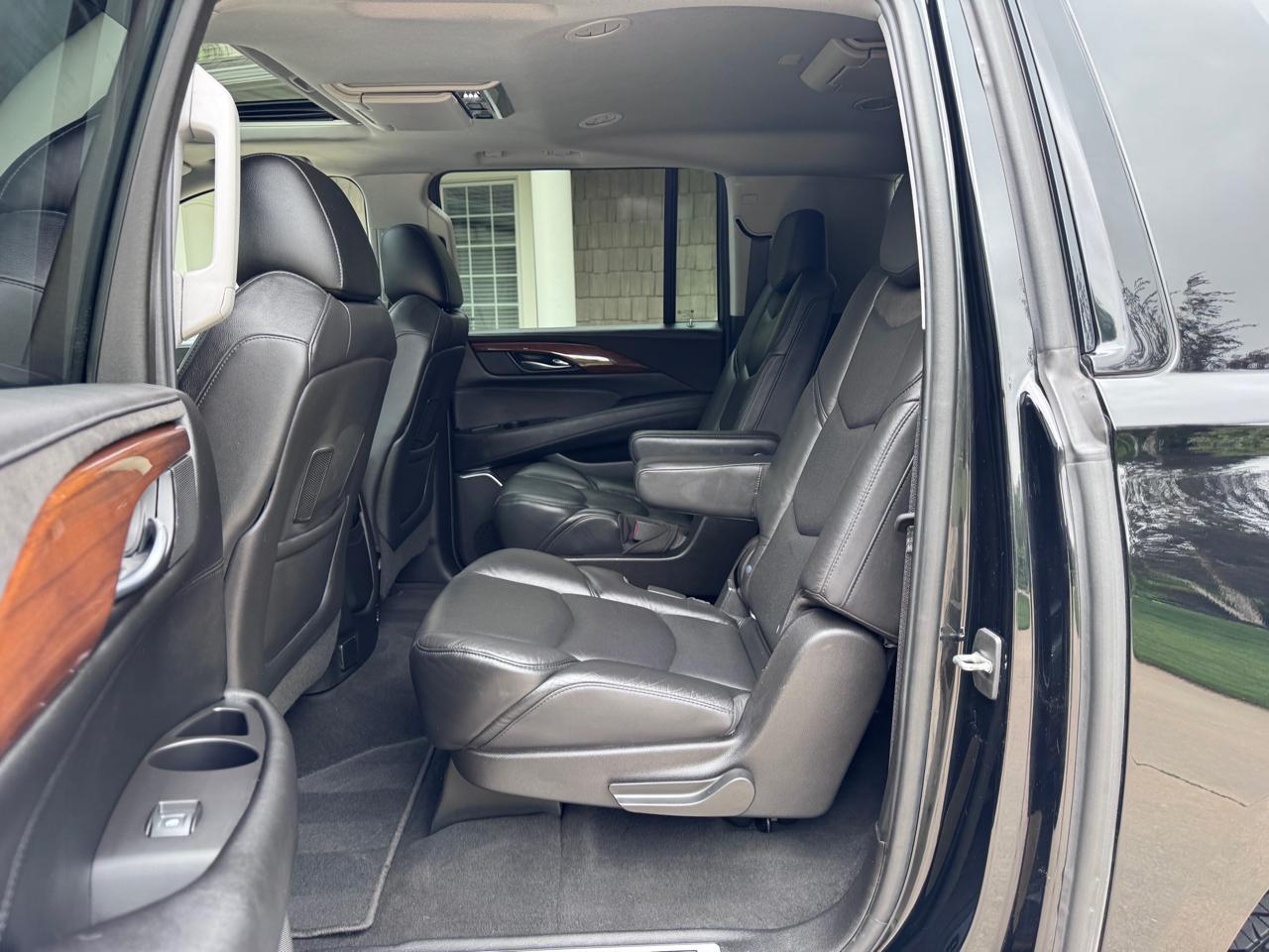 Cadillac Escalade ESV 4WD 4dr Luxury 2019