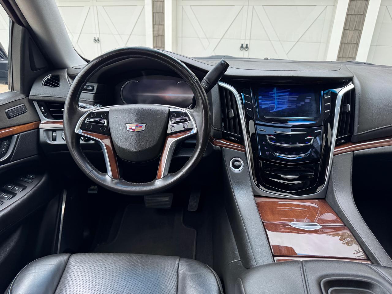 Cadillac Escalade ESV 4WD 4dr Luxury 2019