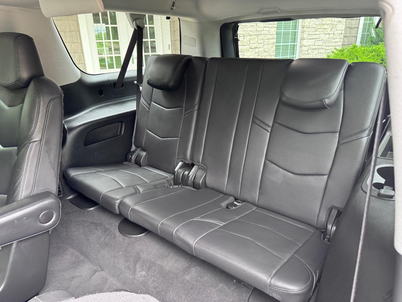 Cadillac Escalade ESV 4WD 4dr Luxury 2019