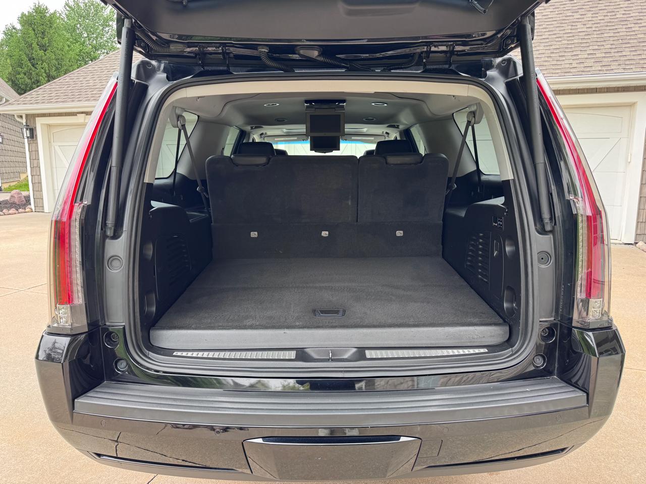 Cadillac Escalade ESV 4WD 4dr Luxury 2019