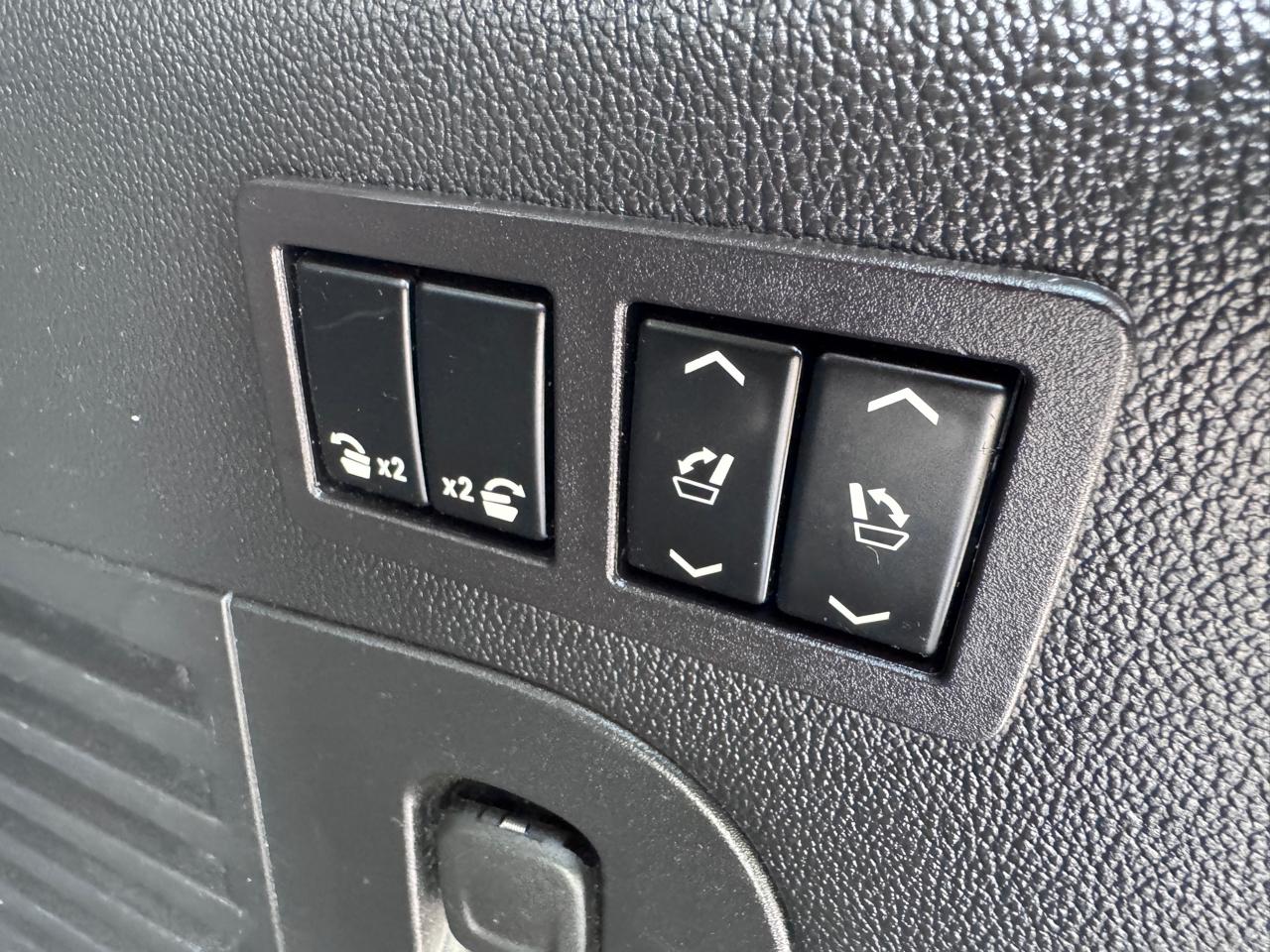 Cadillac Escalade ESV 4WD 4dr Luxury 2019