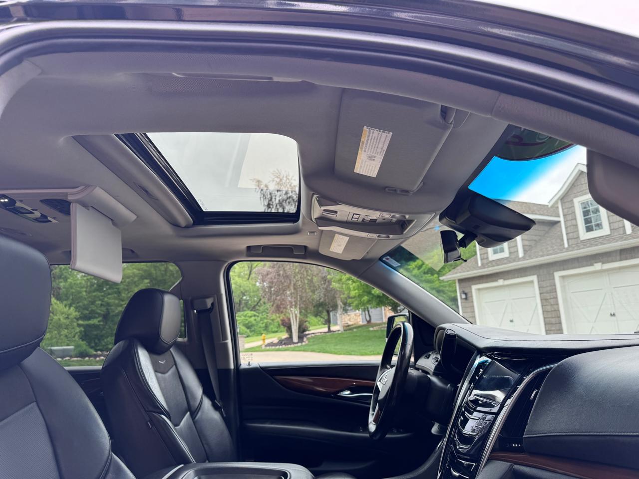 Cadillac Escalade ESV 4WD 4dr Luxury 2019
