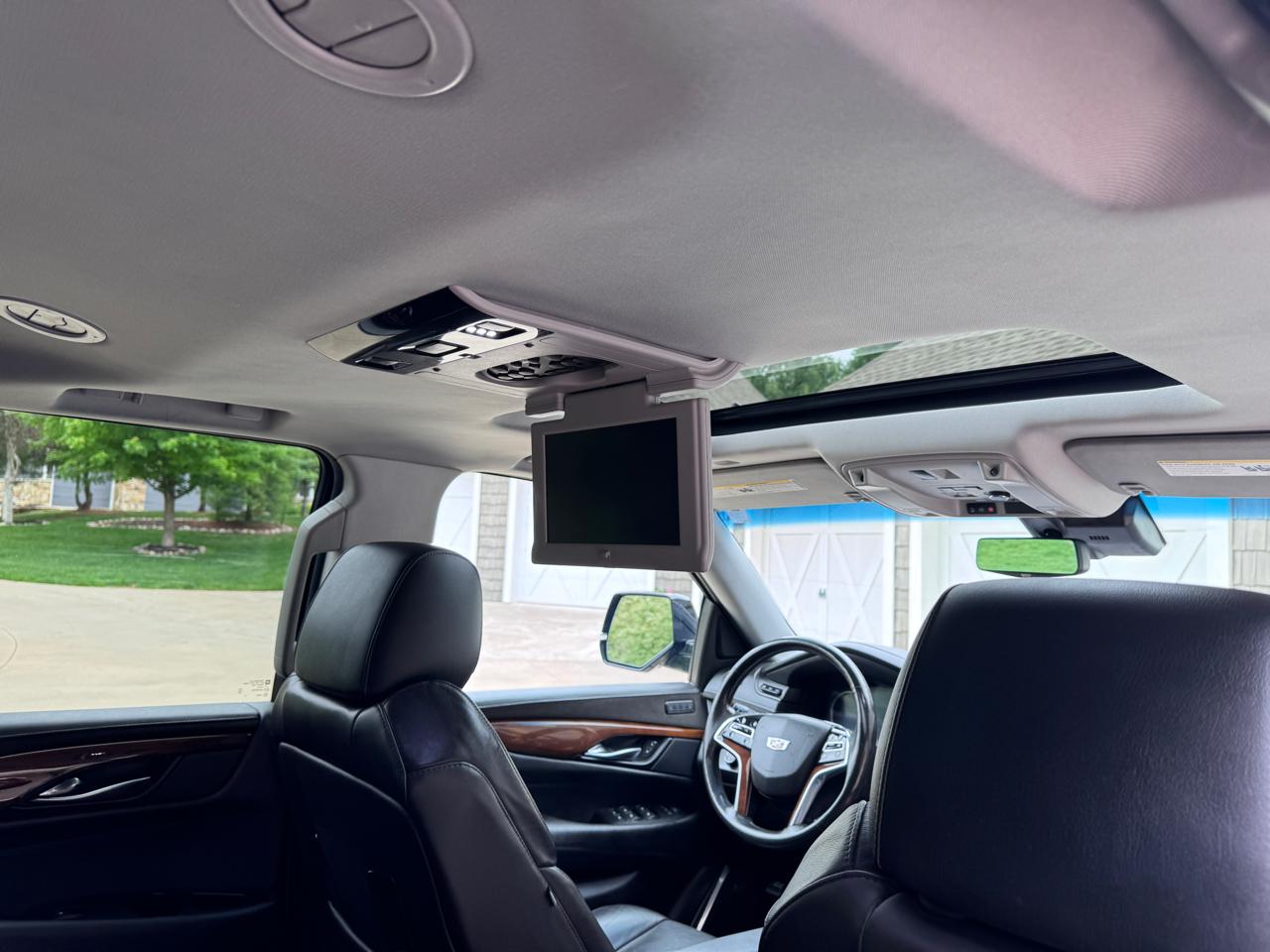 Cadillac Escalade ESV 4WD 4dr Luxury 2019