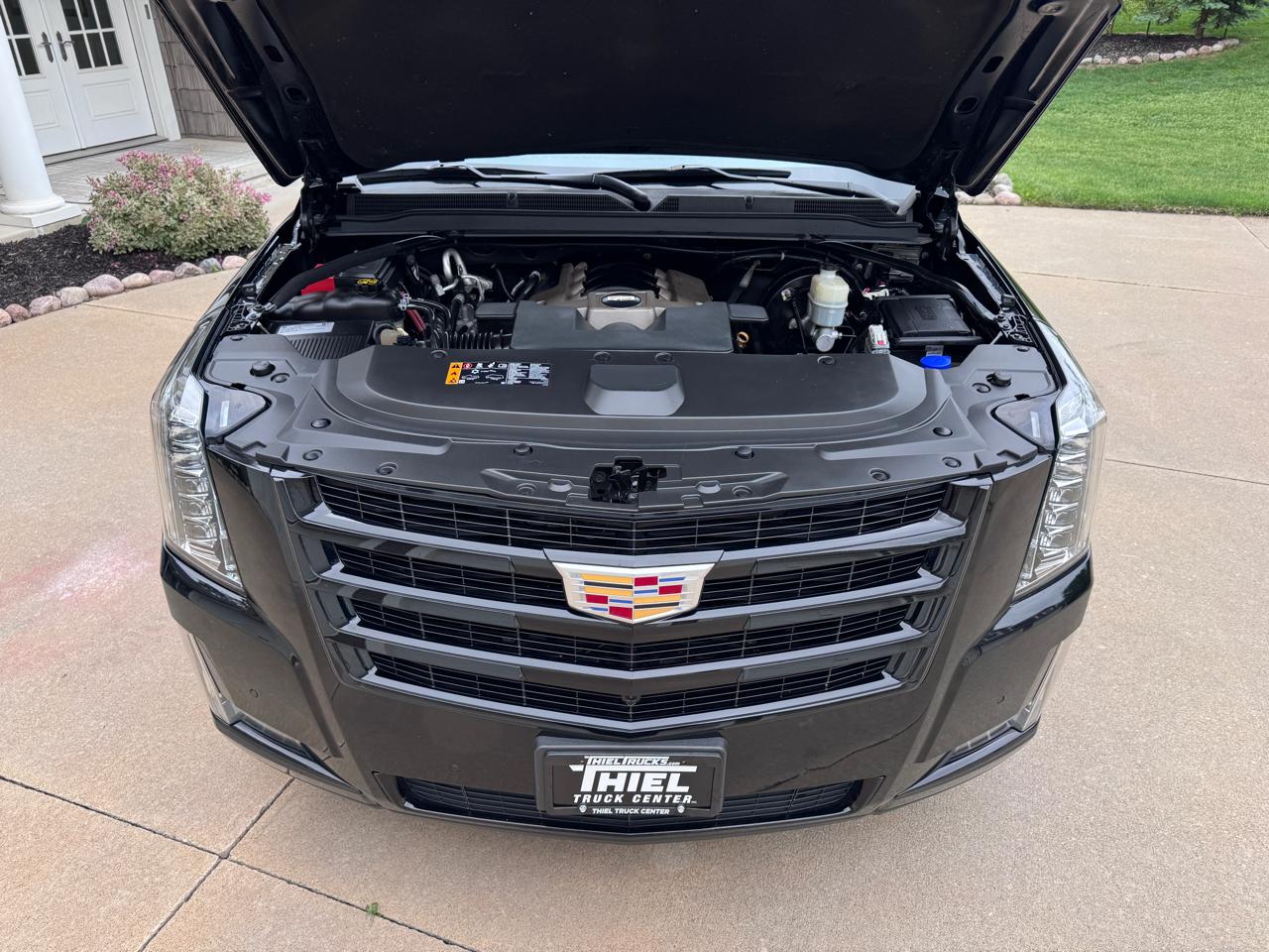 Cadillac Escalade ESV 4WD 4dr Luxury 2019