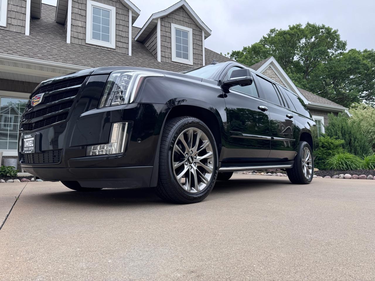 Cadillac Escalade ESV 4WD 4dr Luxury 2019