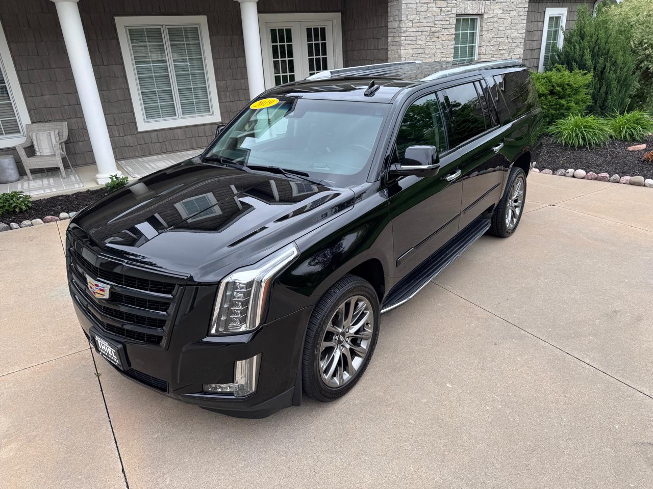 Cadillac Escalade ESV 4WD 4dr Luxury 2019
