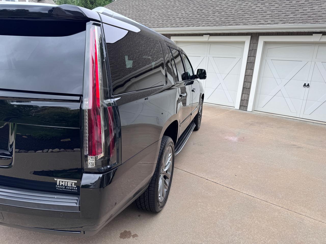 Cadillac Escalade ESV 4WD 4dr Luxury 2019