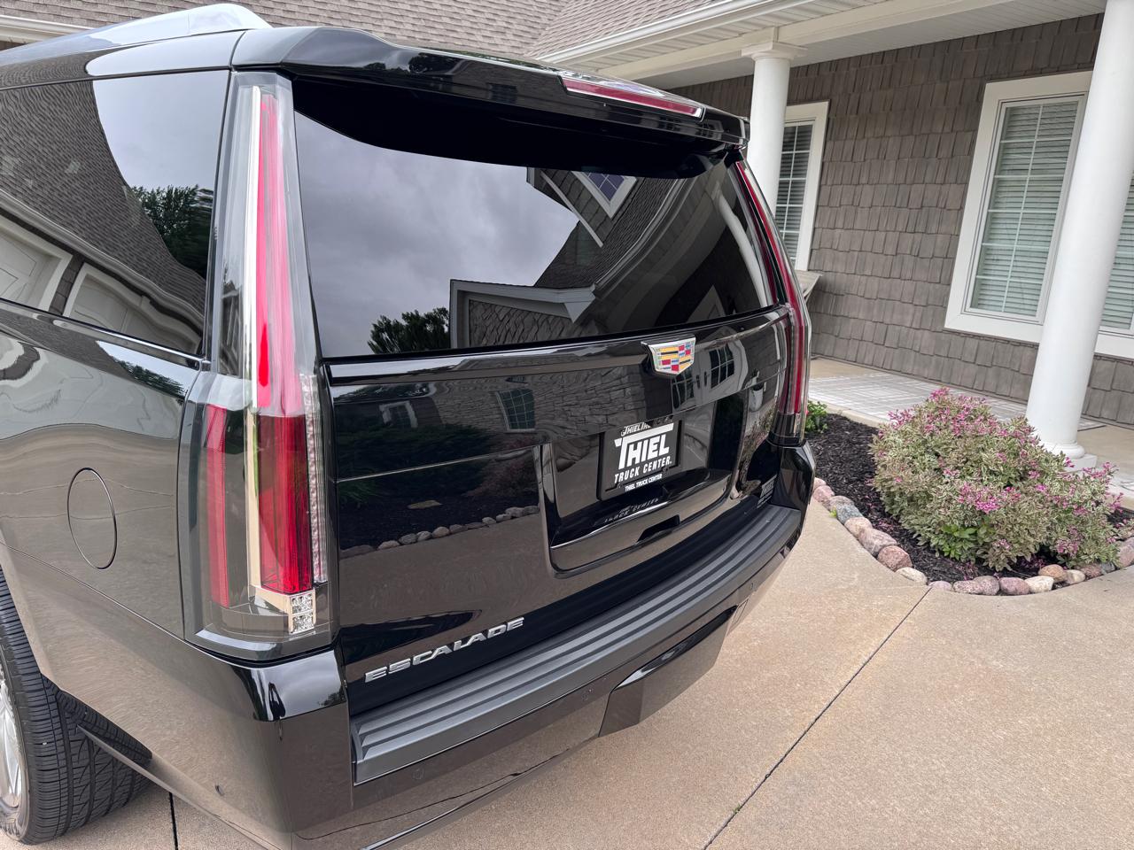 Cadillac Escalade ESV 4WD 4dr Luxury 2019