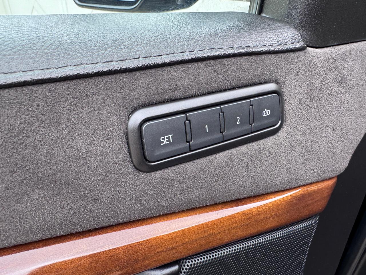 Cadillac Escalade ESV 4WD 4dr Luxury 2019