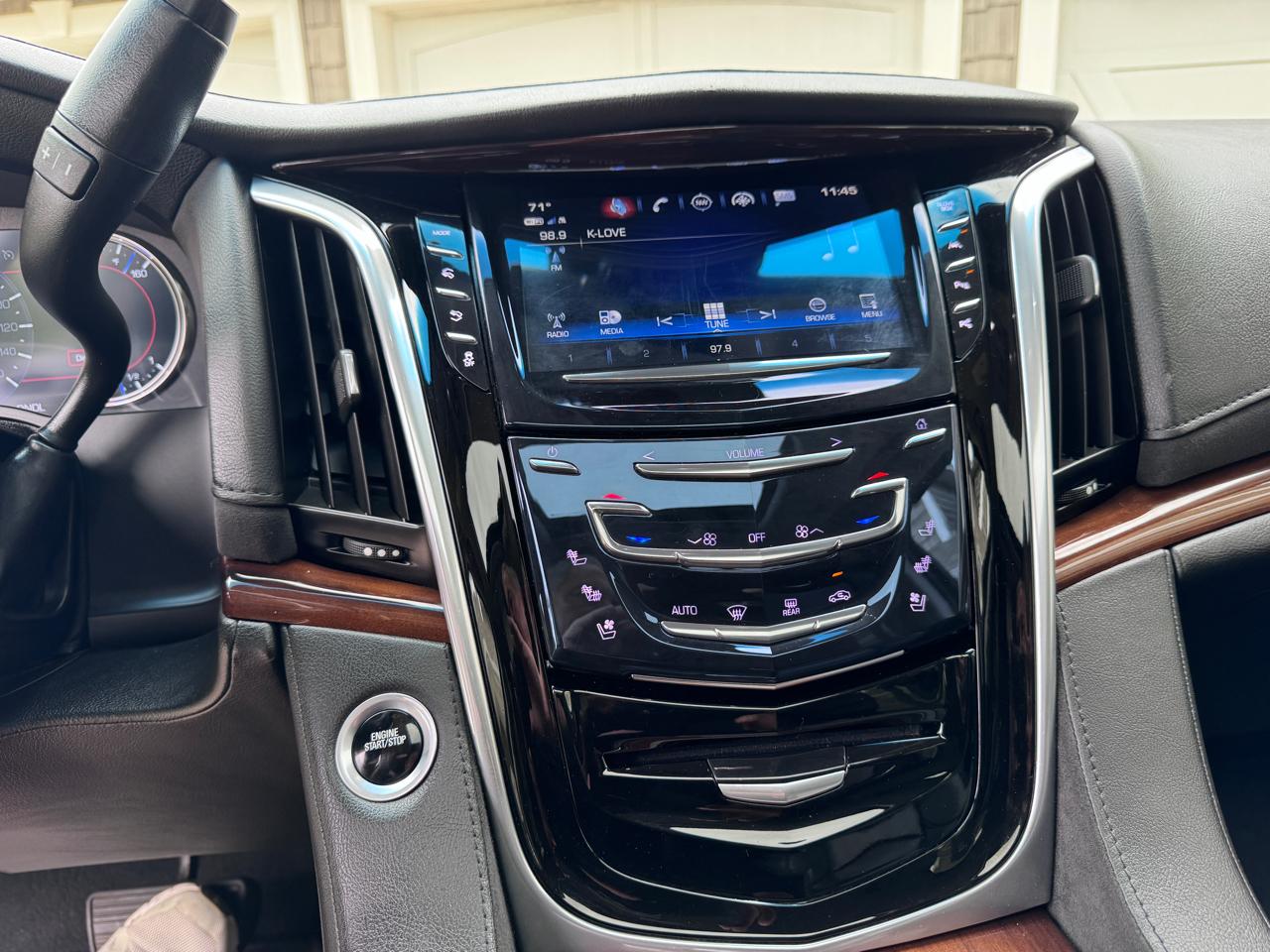 Cadillac Escalade ESV 4WD 4dr Luxury 2019