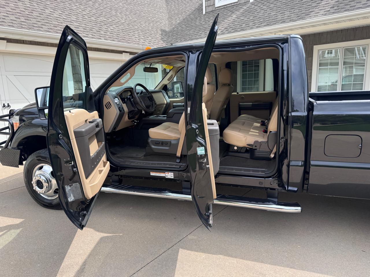 Ford Super Duty F-450 DRW 4WD Crew Cab 172" Lariat 2012