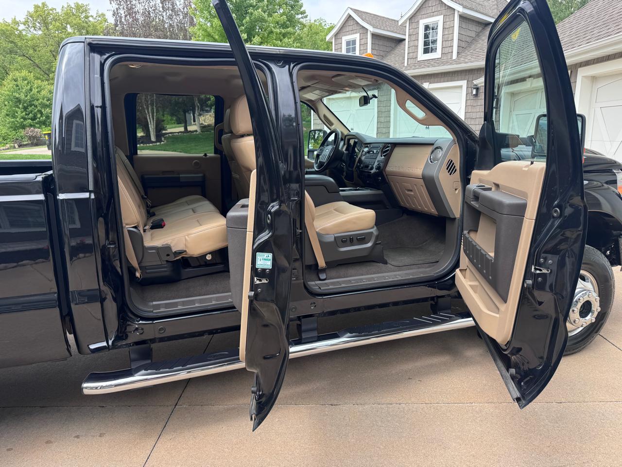 Ford Super Duty F-450 DRW 4WD Crew Cab 172" Lariat 2012