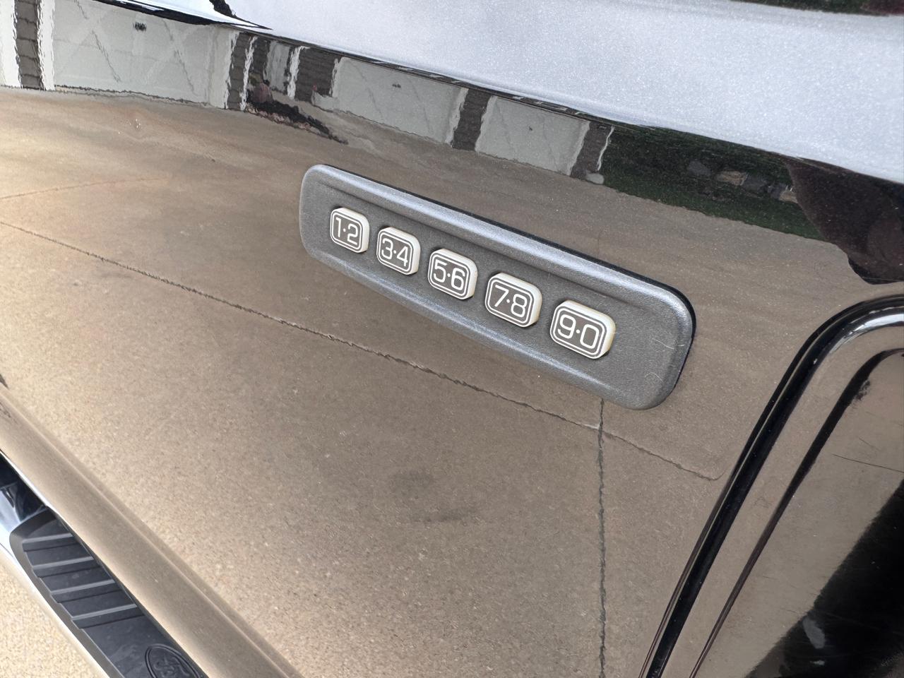 Ford Super Duty F-450 DRW 4WD Crew Cab 172" Lariat 2012