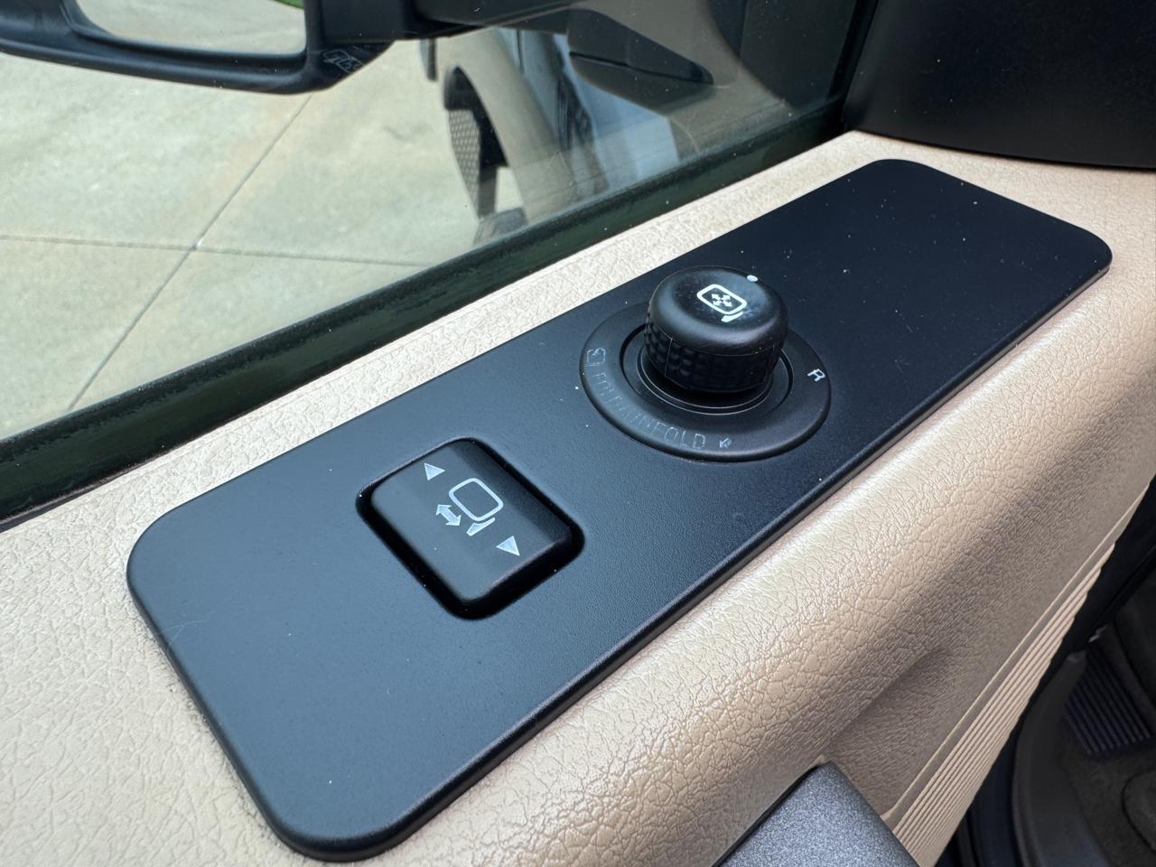 Ford Super Duty F-450 DRW 4WD Crew Cab 172" Lariat 2012