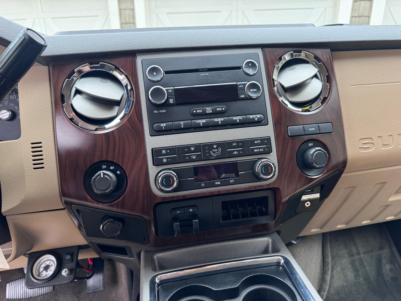 Ford Super Duty F-450 DRW 4WD Crew Cab 172" Lariat 2012