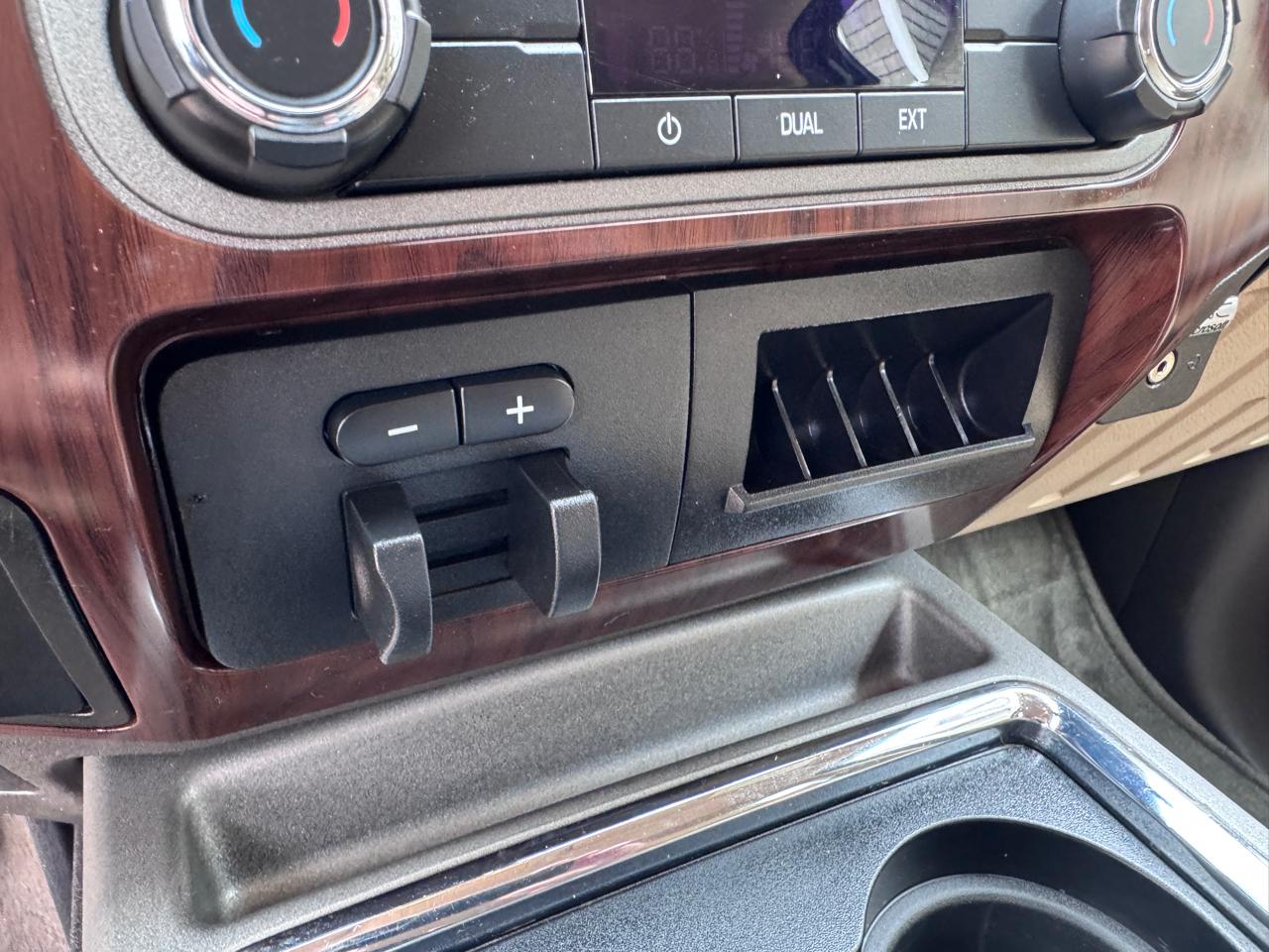 Ford Super Duty F-450 DRW 4WD Crew Cab 172" Lariat 2012