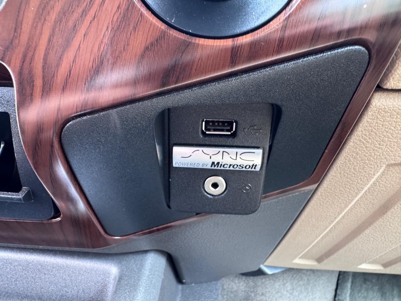 Ford Super Duty F-450 DRW 4WD Crew Cab 172" Lariat 2012