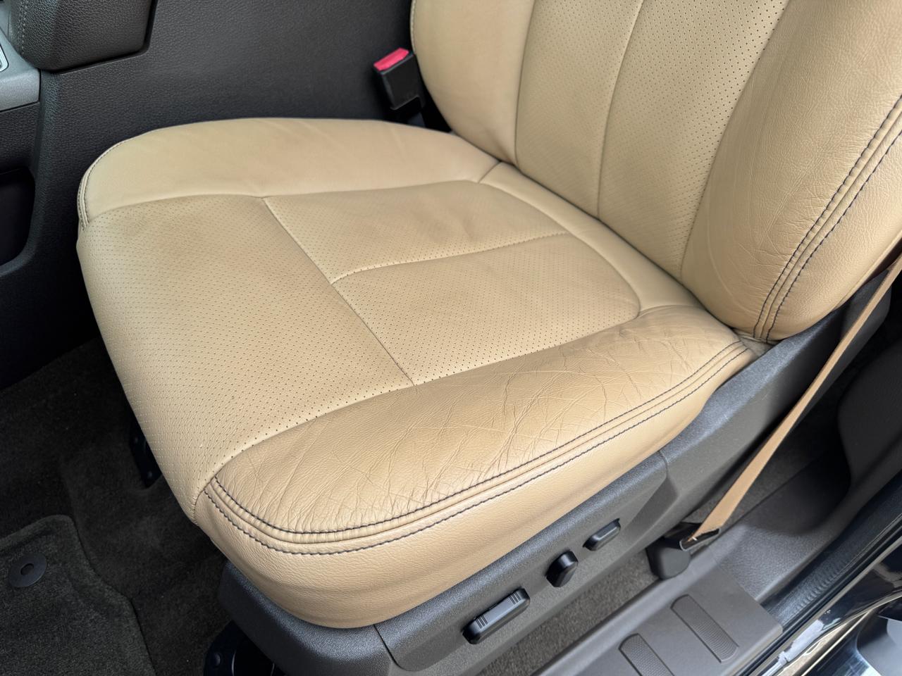 Ford Super Duty F-450 DRW 4WD Crew Cab 172" Lariat 2012