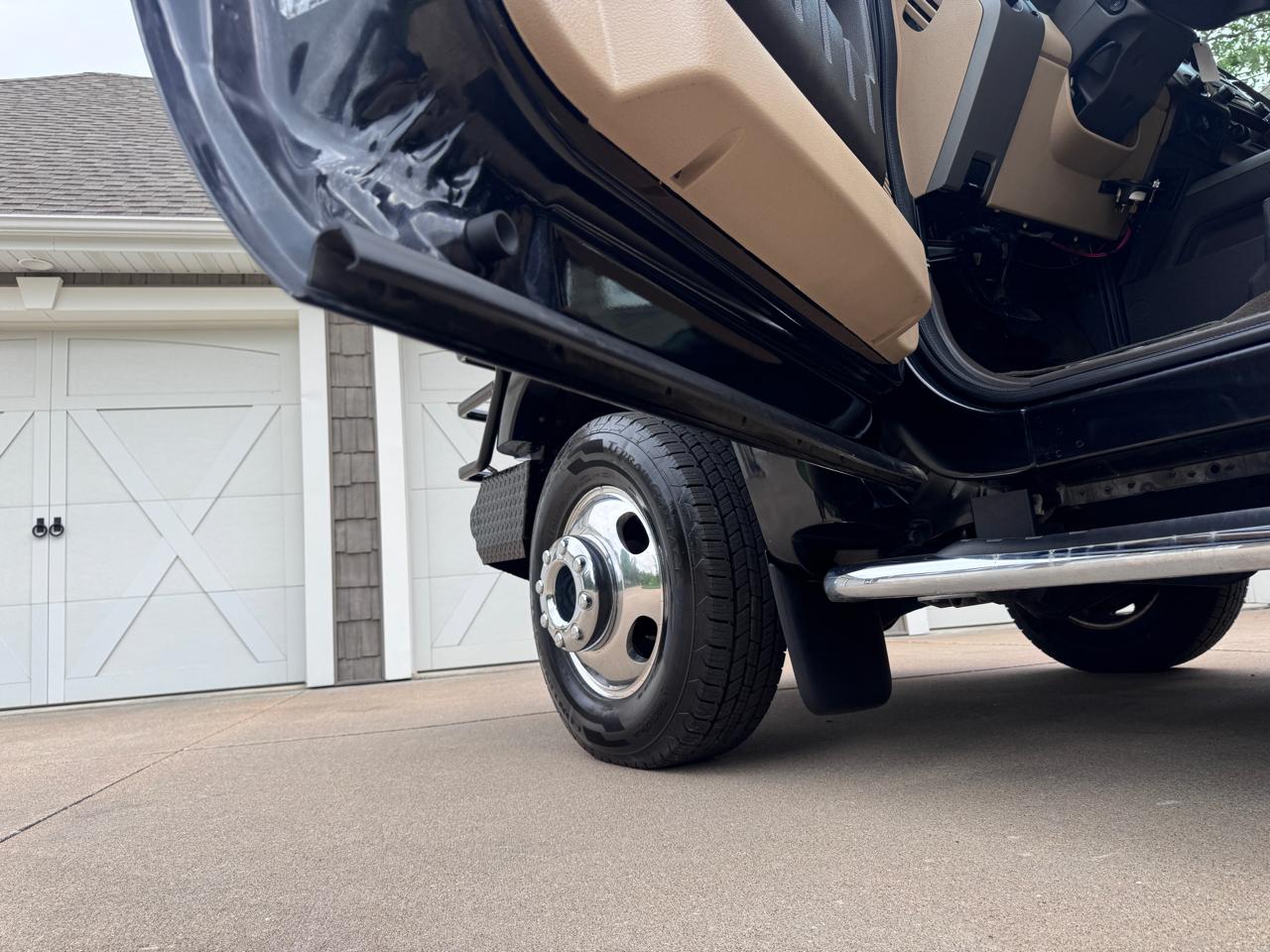 Ford Super Duty F-450 DRW 4WD Crew Cab 172" Lariat 2012