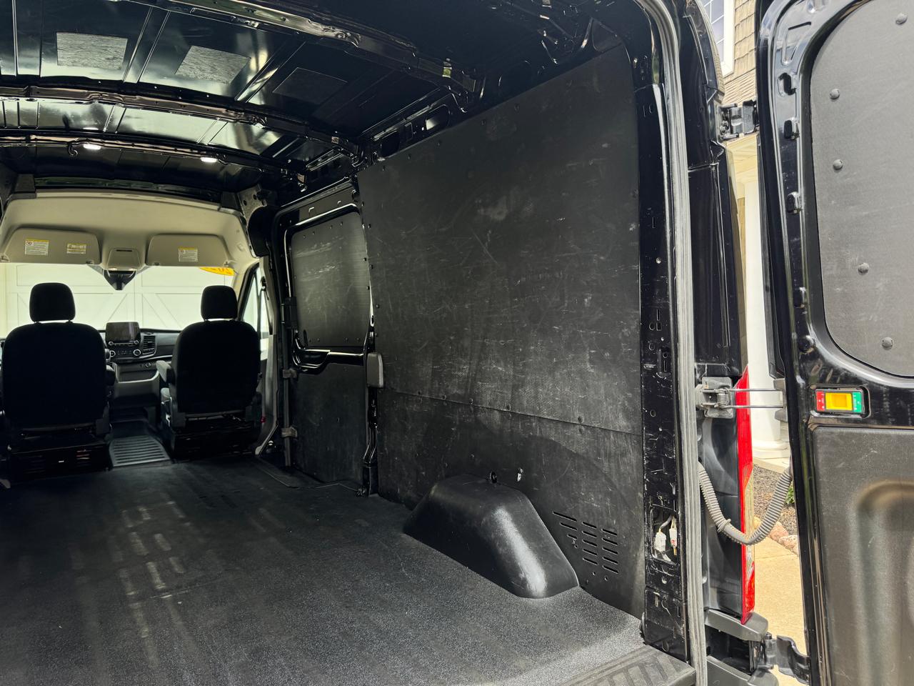 Ford Transit Cargo Van T-350 130" Med Rf 9500 GVWR AWD 2021