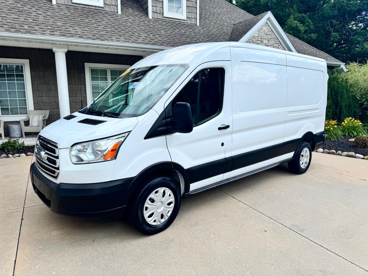 Ford Transit Van T-250 148" Med Rf 9000 GVWR Sliding RH Dr 2019