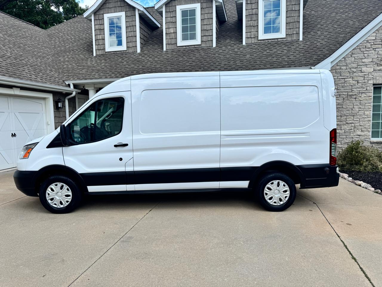 Ford Transit Van T-250 148" Med Rf 9000 GVWR Sliding RH Dr 2019