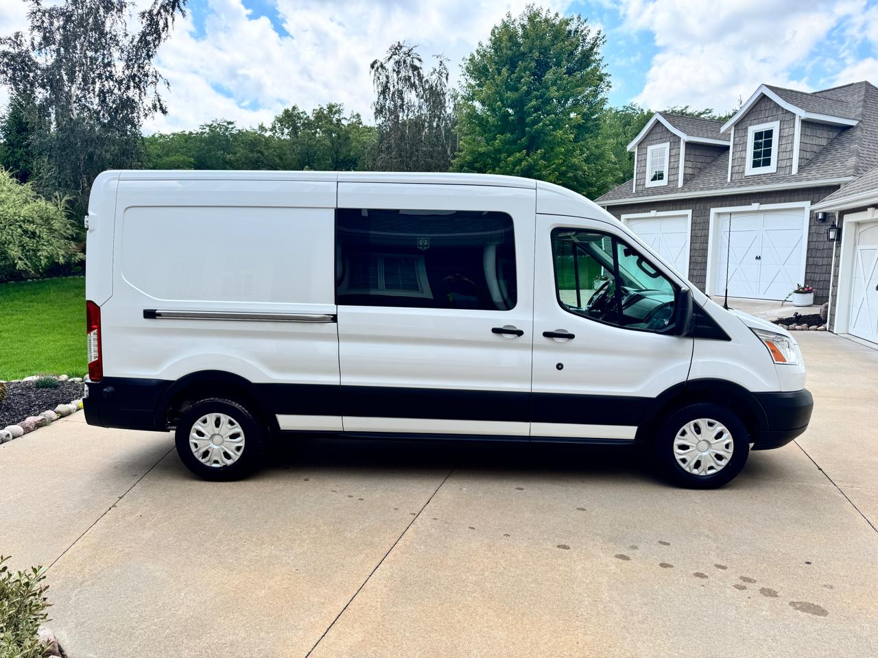Ford Transit Van T-250 148" Med Rf 9000 GVWR Sliding RH Dr 2019