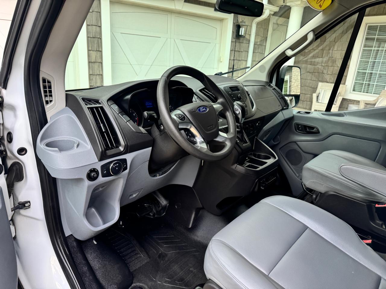 Ford Transit Van T-250 148" Med Rf 9000 GVWR Sliding RH Dr 2019