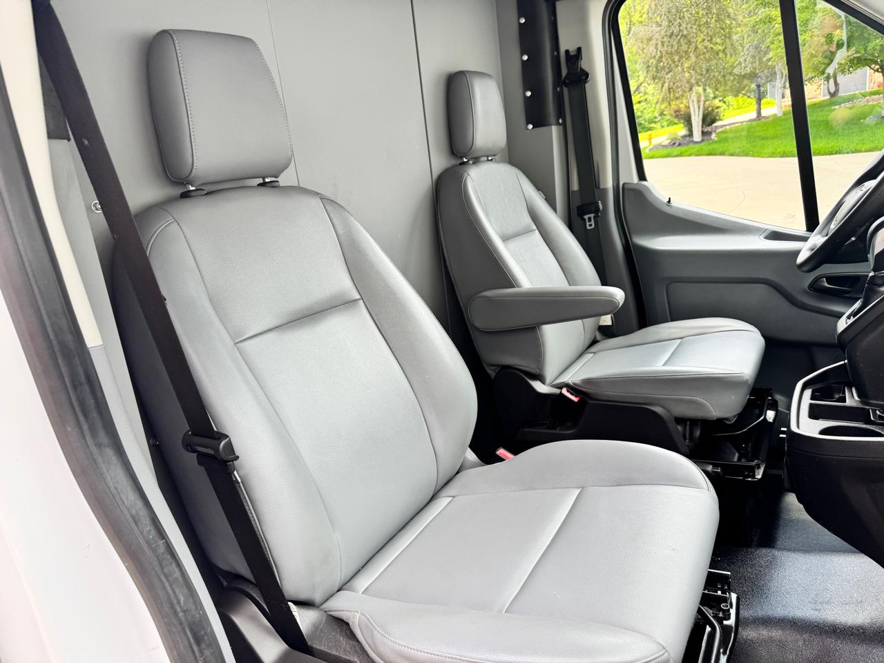 Ford Transit Van T-250 148" Med Rf 9000 GVWR Sliding RH Dr 2019