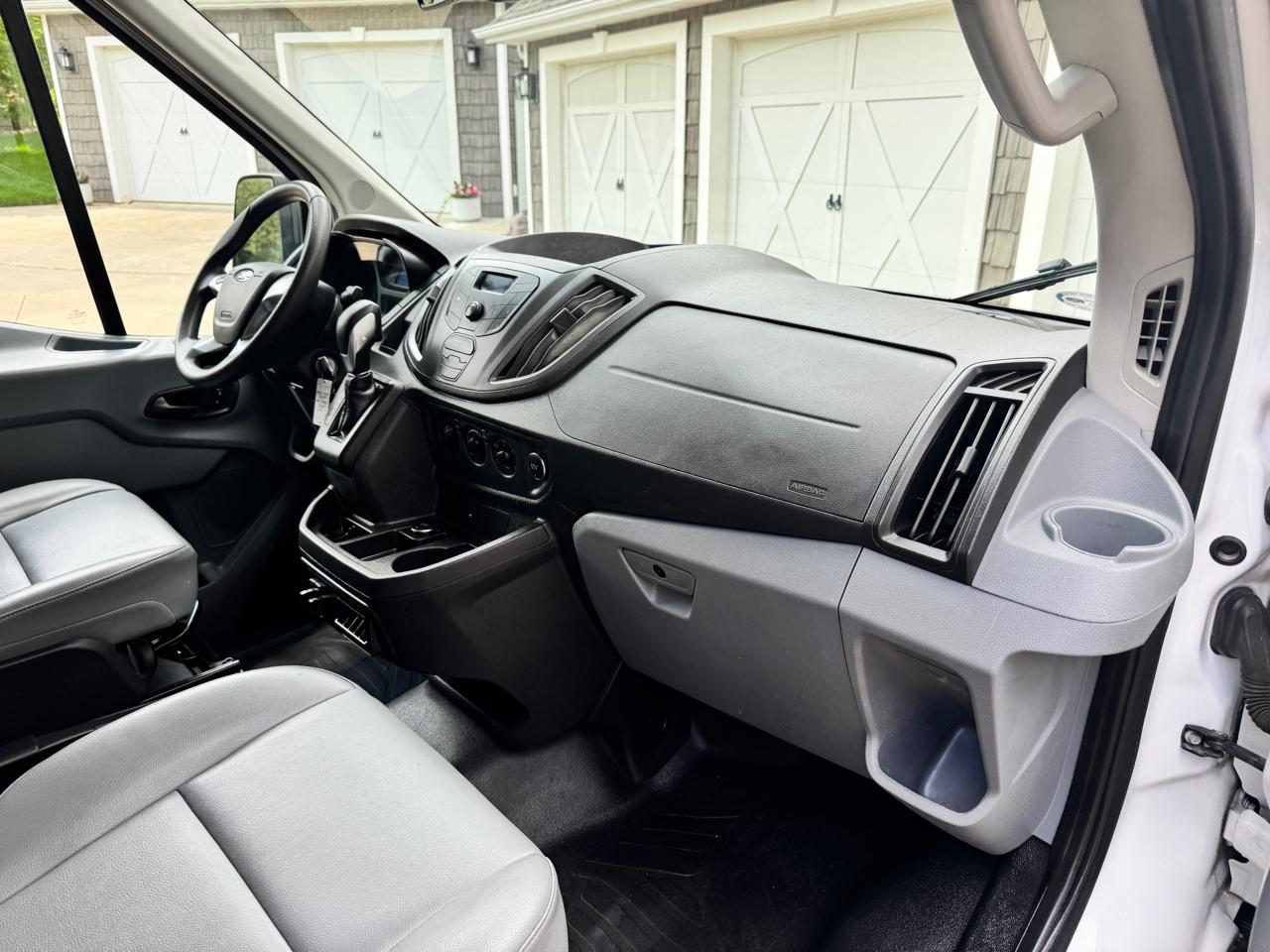 Ford Transit Van T-250 148" Med Rf 9000 GVWR Sliding RH Dr 2019