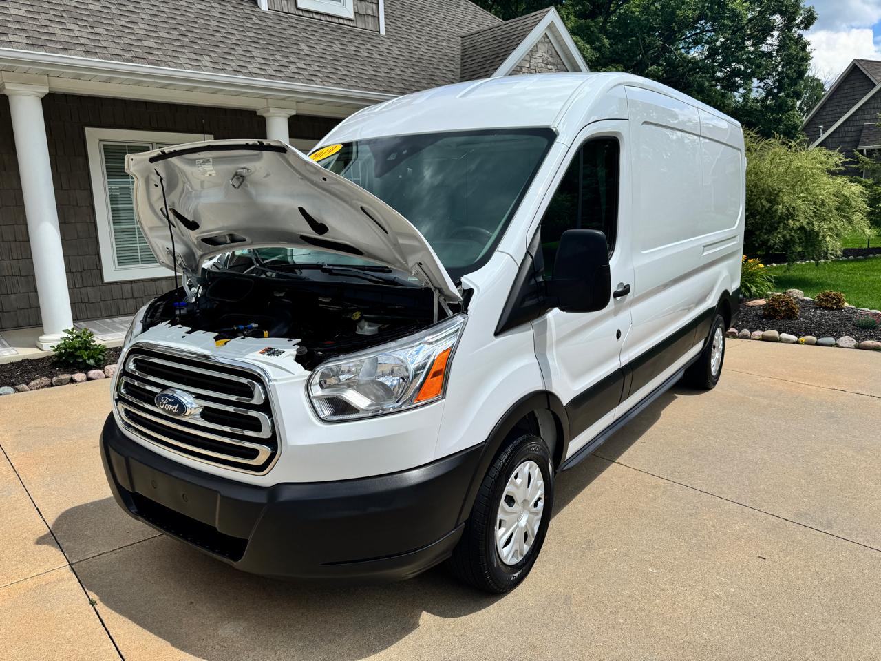 Ford Transit Van T-250 148" Med Rf 9000 GVWR Sliding RH Dr 2019