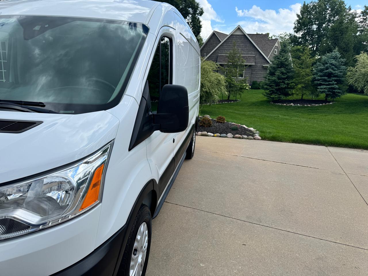 Ford Transit Van T-250 148" Med Rf 9000 GVWR Sliding RH Dr 2019