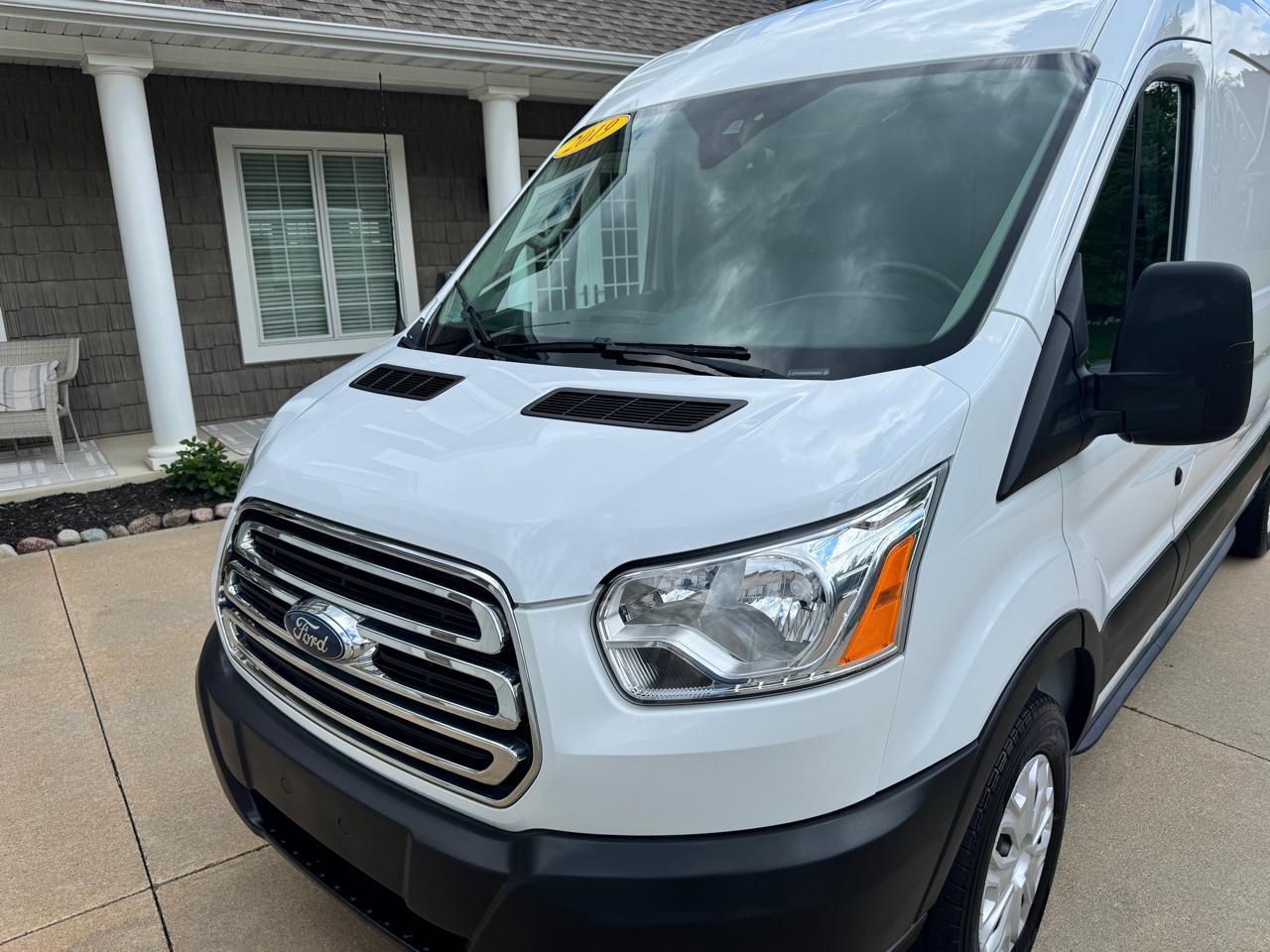 Ford Transit Van T-250 148" Med Rf 9000 GVWR Sliding RH Dr 2019