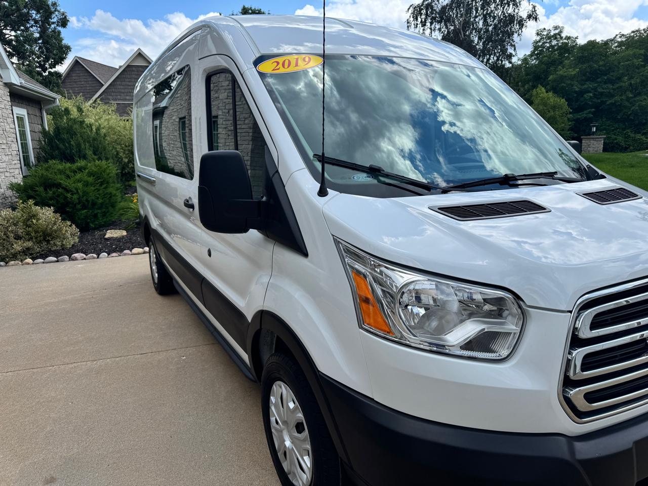 Ford Transit Van T-250 148" Med Rf 9000 GVWR Sliding RH Dr 2019