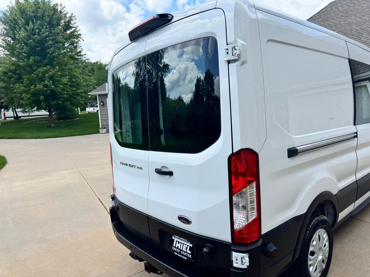 Ford Transit Van T-250 148" Med Rf 9000 GVWR Sliding RH Dr 2019