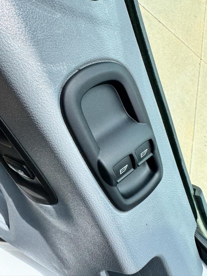 Ford Transit Van T-250 148" Med Rf 9000 GVWR Sliding RH Dr 2019