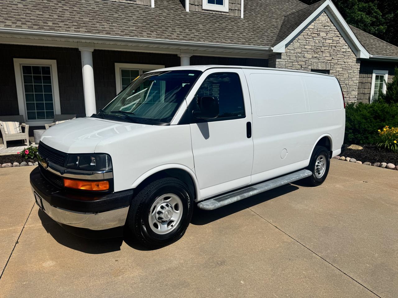 Chevrolet Express Cargo Van RWD 2500 135" 2018