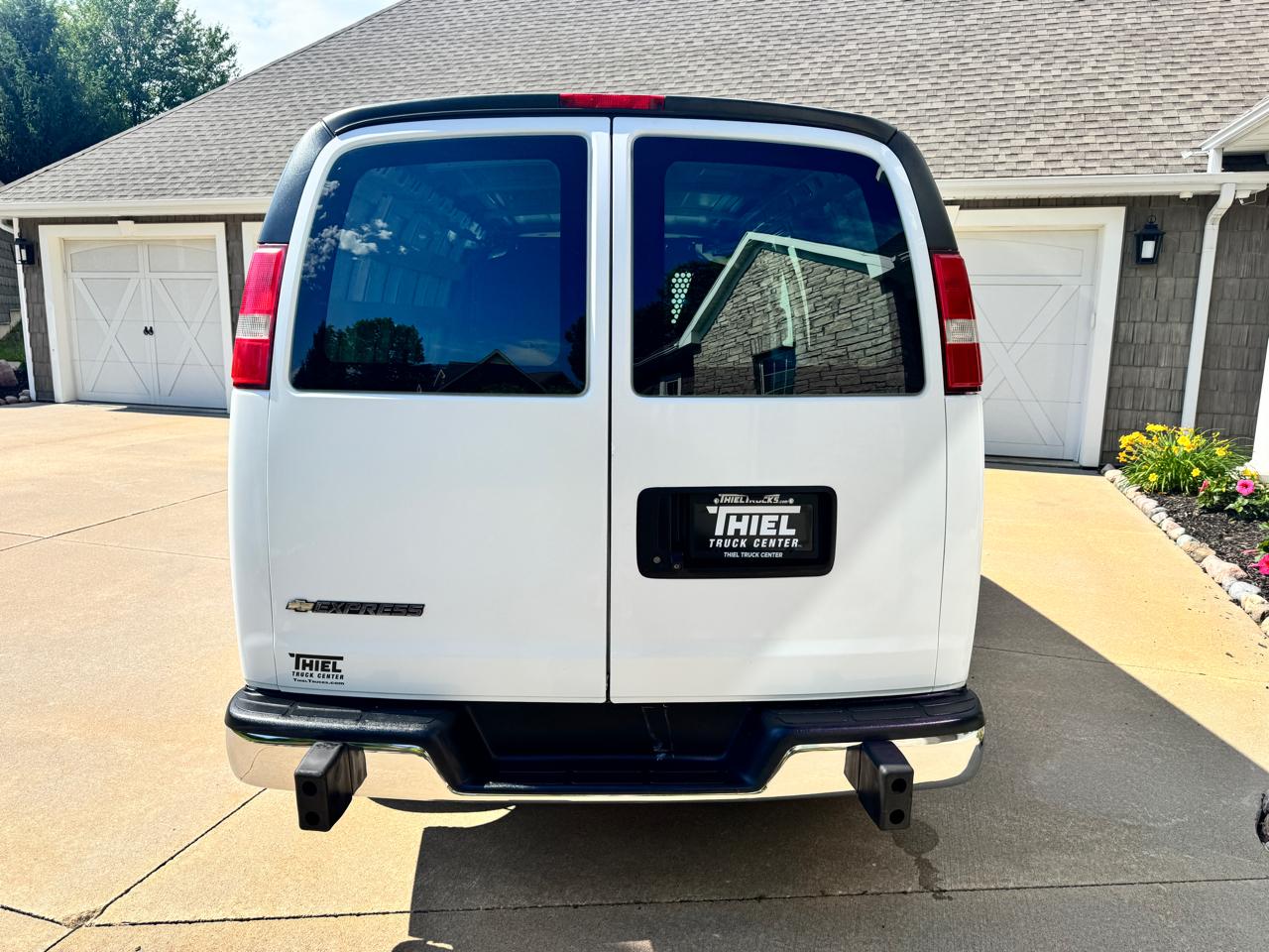 Chevrolet Express Cargo Van RWD 2500 135" 2018