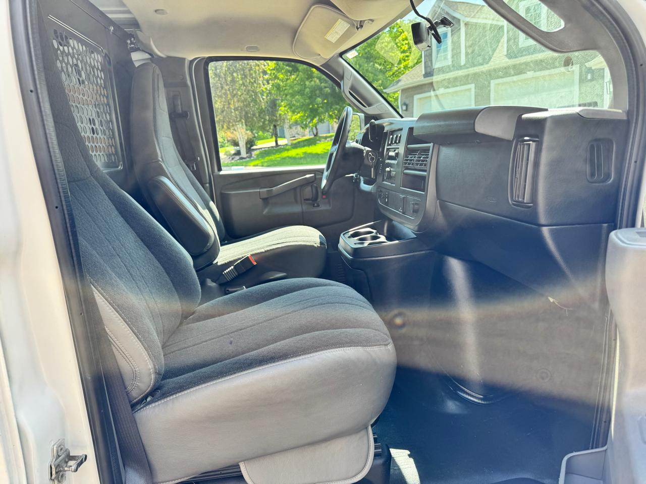 Chevrolet Express Cargo Van RWD 2500 135" 2018