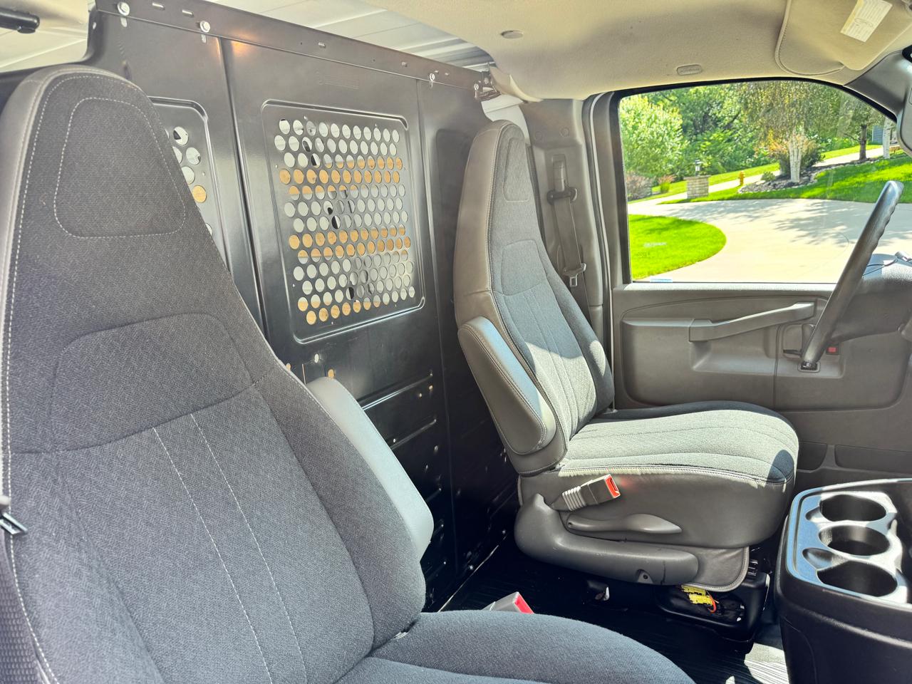 Chevrolet Express Cargo Van RWD 2500 135" 2018