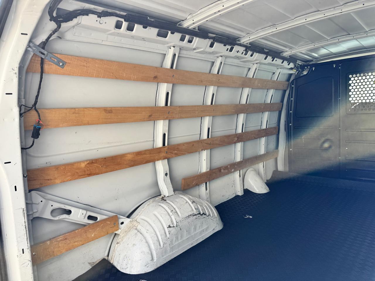 Chevrolet Express Cargo Van RWD 2500 135" 2018