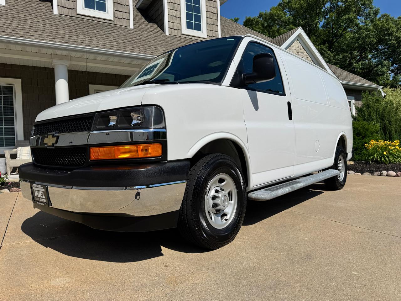 Chevrolet Express Cargo Van RWD 2500 135" 2018