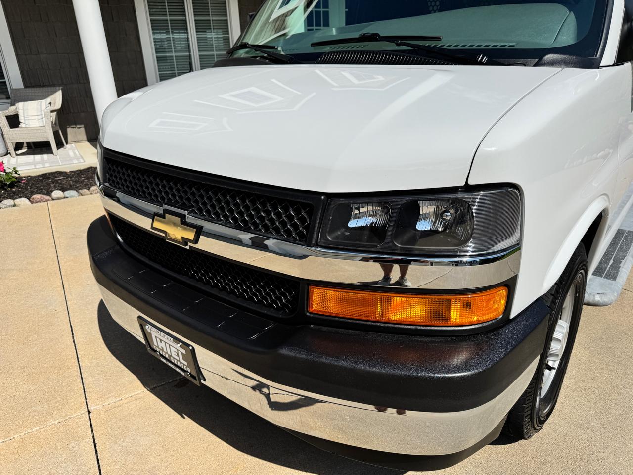 Chevrolet Express Cargo Van RWD 2500 135" 2018