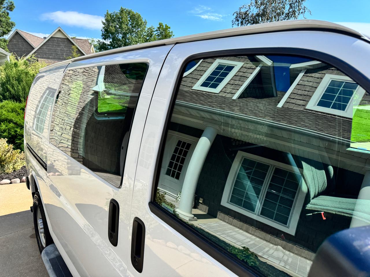 Chevrolet Express Cargo Van RWD 2500 135" 2018