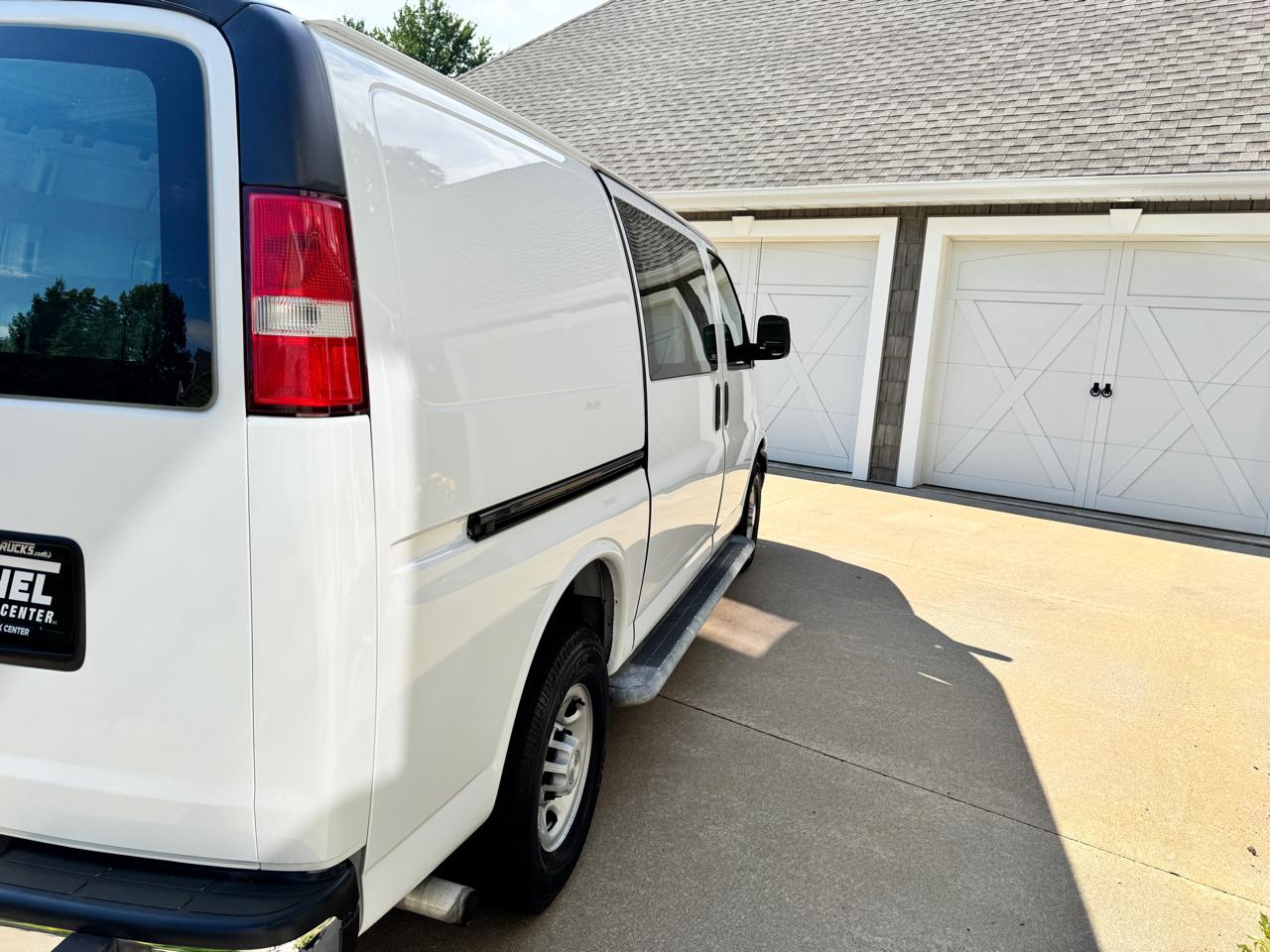 Chevrolet Express Cargo Van RWD 2500 135" 2018