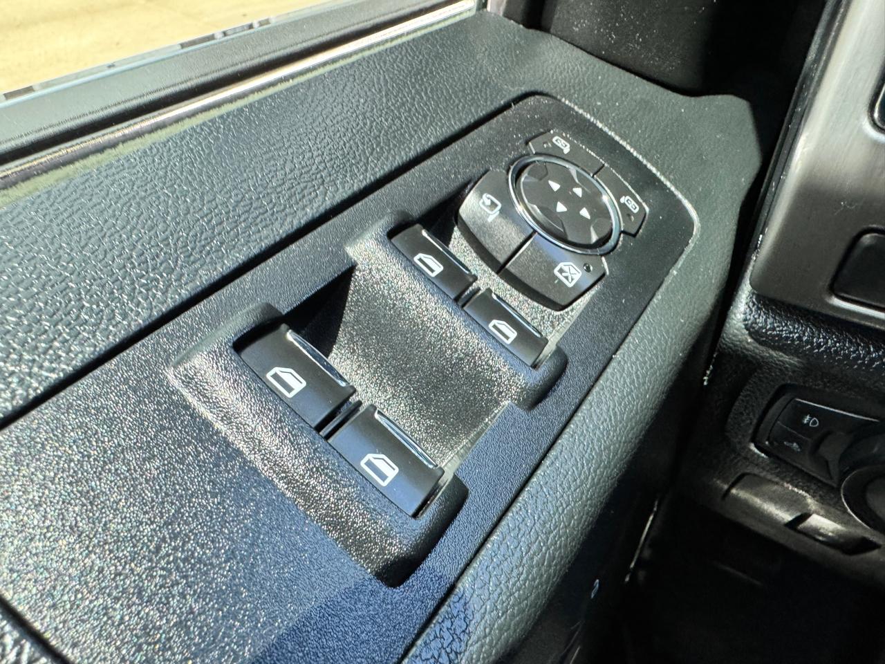 Ford F-150 4WD SuperCrew 145" Platinum 2016