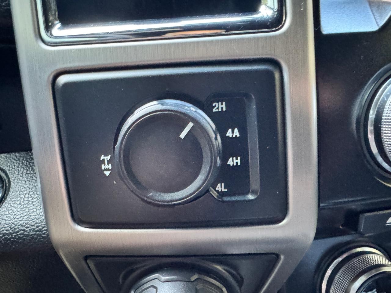 Ford F-150 4WD SuperCrew 145" Platinum 2016