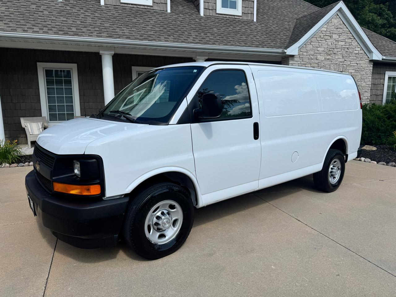 Chevrolet Express Cargo Van RWD 2500 135" 2017