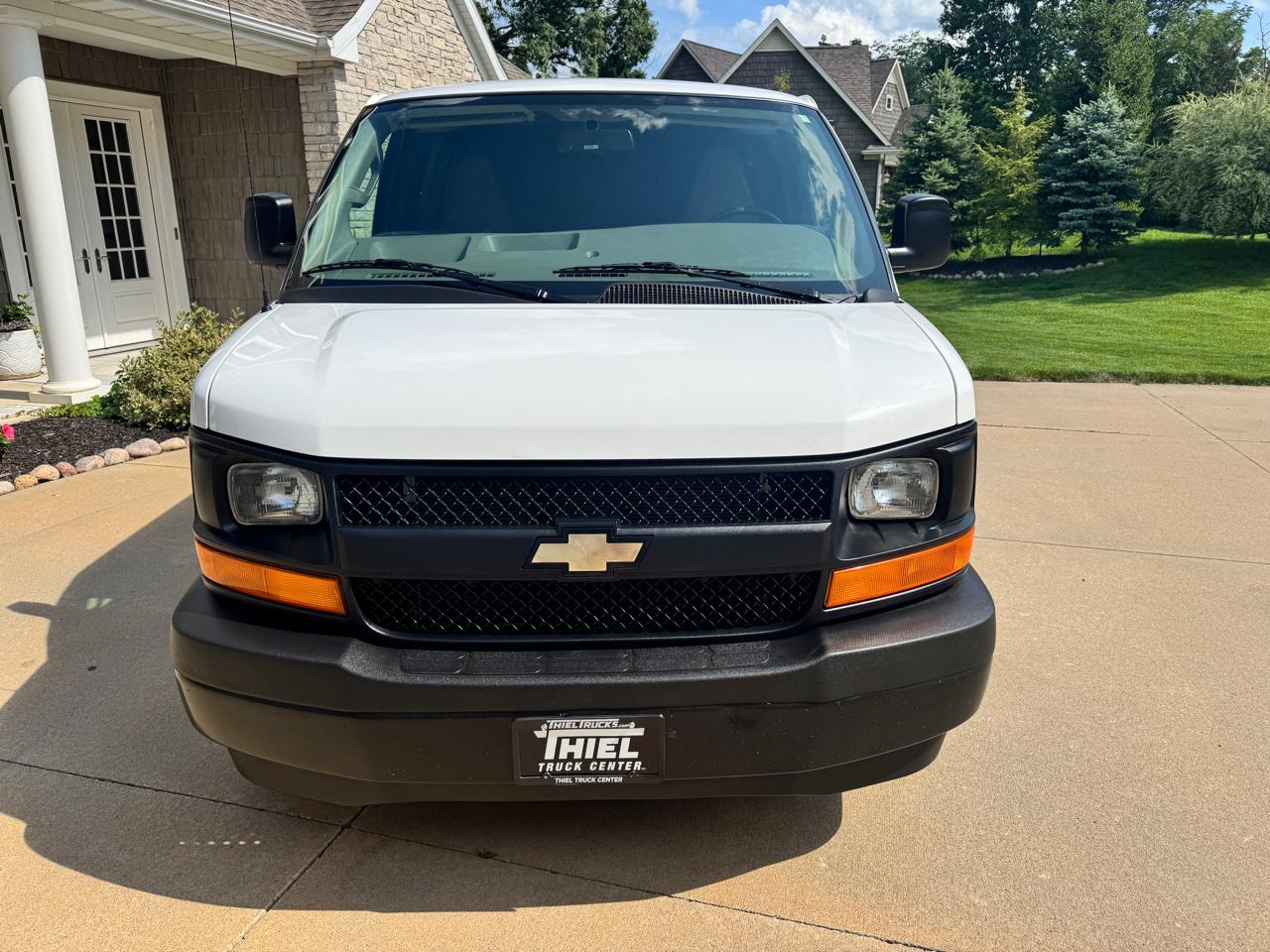 Chevrolet Express Cargo Van RWD 2500 135" 2017