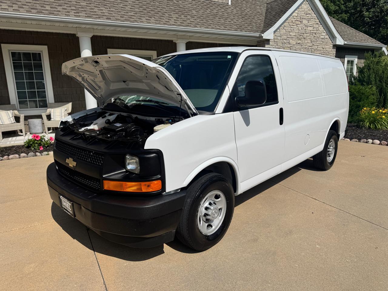Chevrolet Express Cargo Van RWD 2500 135" 2017